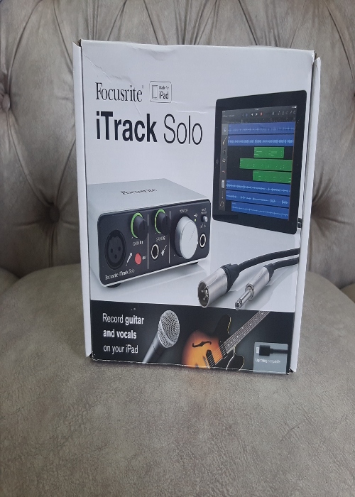 Focusrite itrack solo USB audio interface – Rockstar Music Store